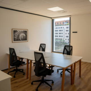 Bureau privé 21 m² 5 postes Coworking Rue Isabelle Eberhardt Montpellier 34000 - photo 1
